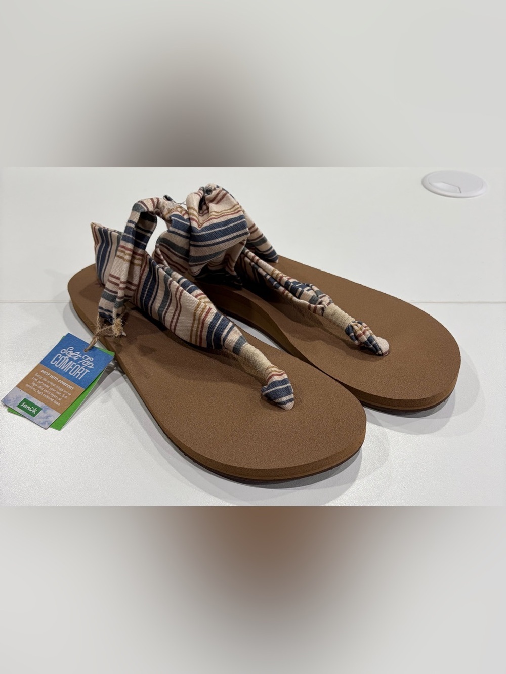 Sanuk Women's Size 10 Sling Blanket Sandals Cream Blue Stripes NWT Beach Summer